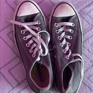 GREY LOW TOP CONVERSE